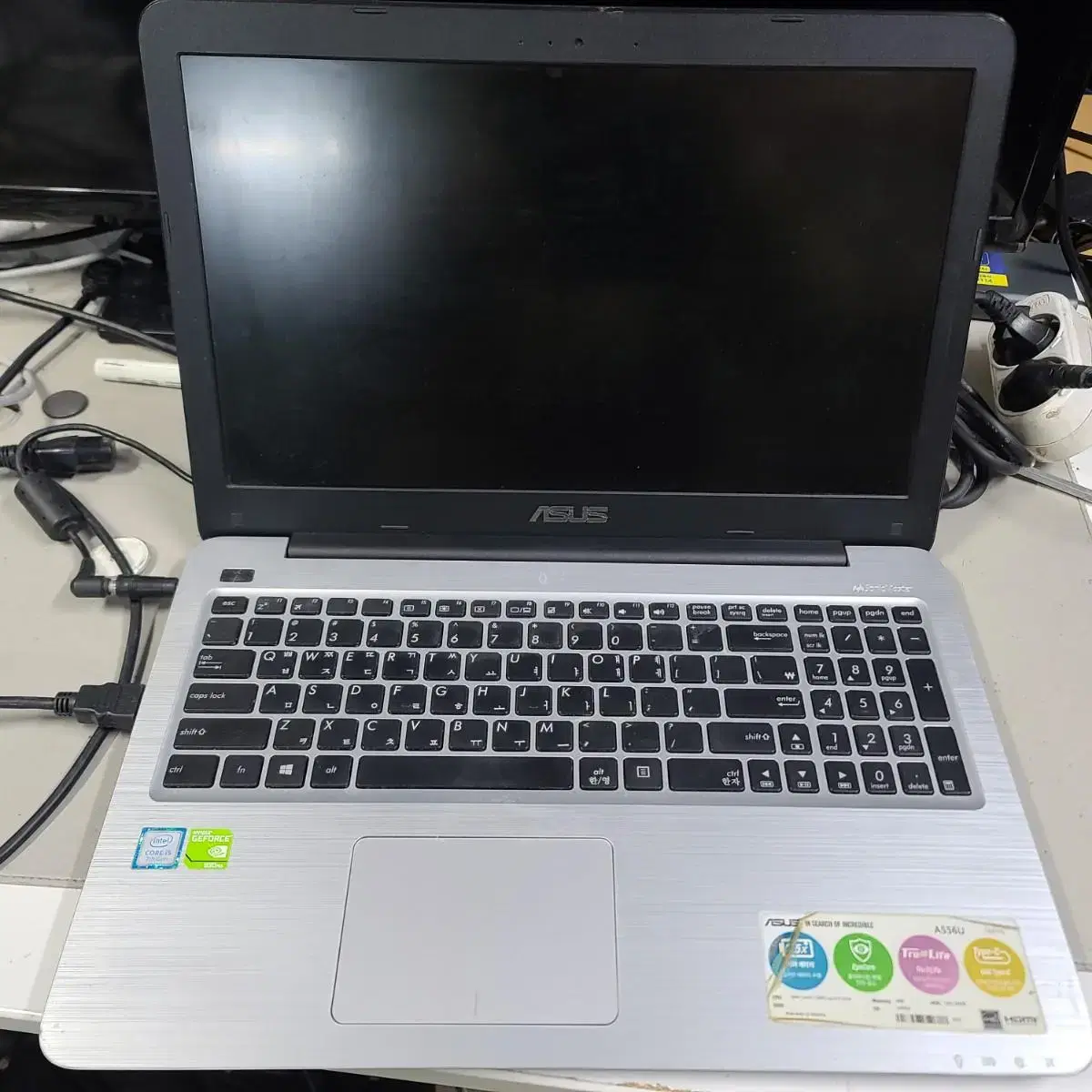 (불량) ASUS A556U 노트북,  액정불량 부품용